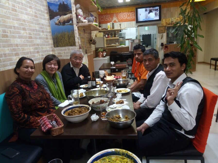大晦日宴　近所のネパールレストラン